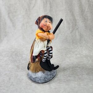 Annalee Witch Doll Fall Halloween Decor  Flying on Broom Collectible Decor 2018